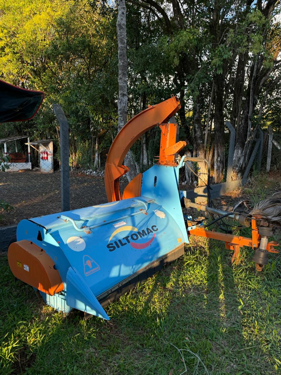 COLHEDORA DE FORRAGENS CF 730
