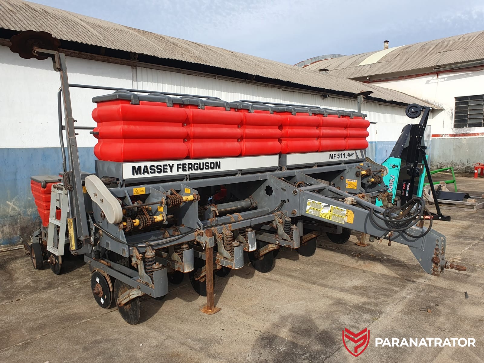 PLANTADEIRA DE ARRASTO MASSEY FERGUSON MF 511 - 11 LINHAS